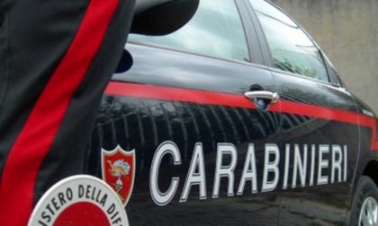Clandestino ruba un'auto a Monguzzo, beccato ubriaco alla guida dai Carabinieri