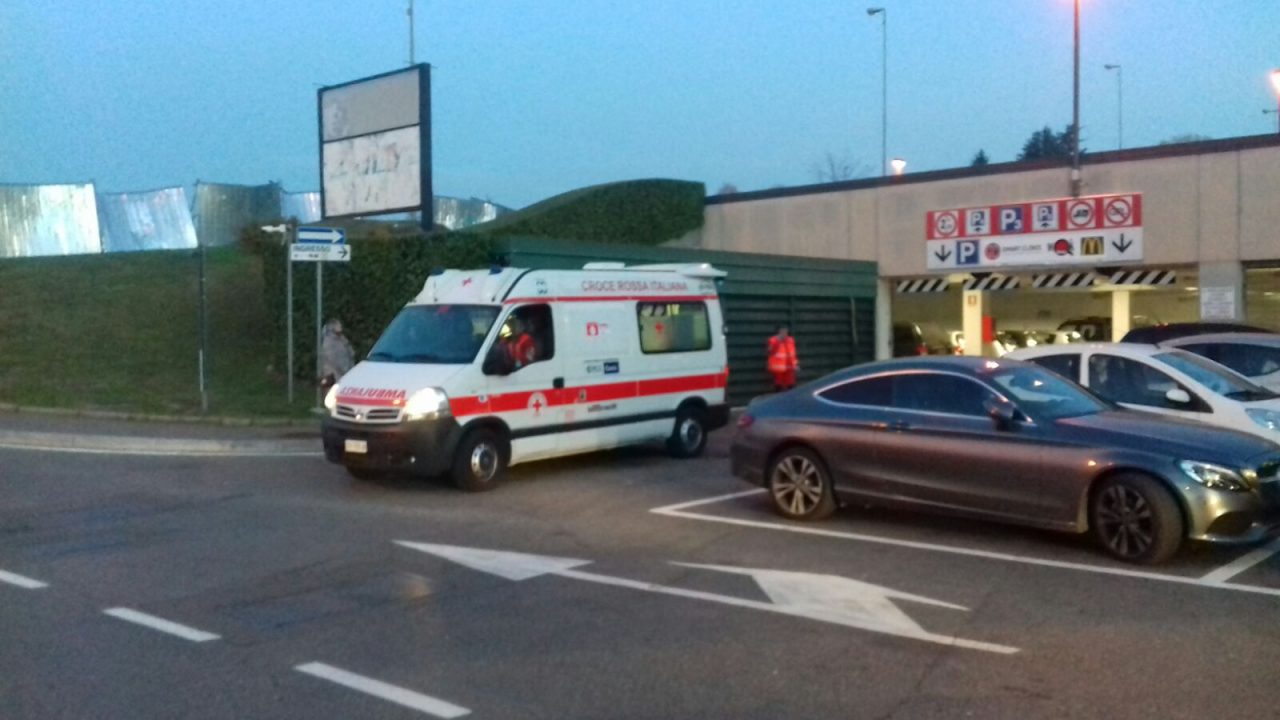 Malore centro commerciale Cantù