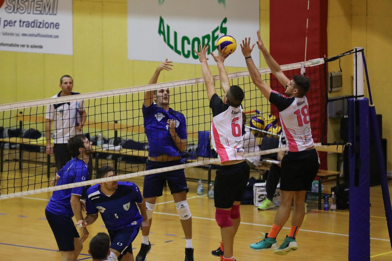 Yaka Volley cede al quinto set