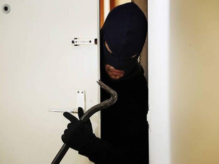 Ladri in casa del consigliere Regondi