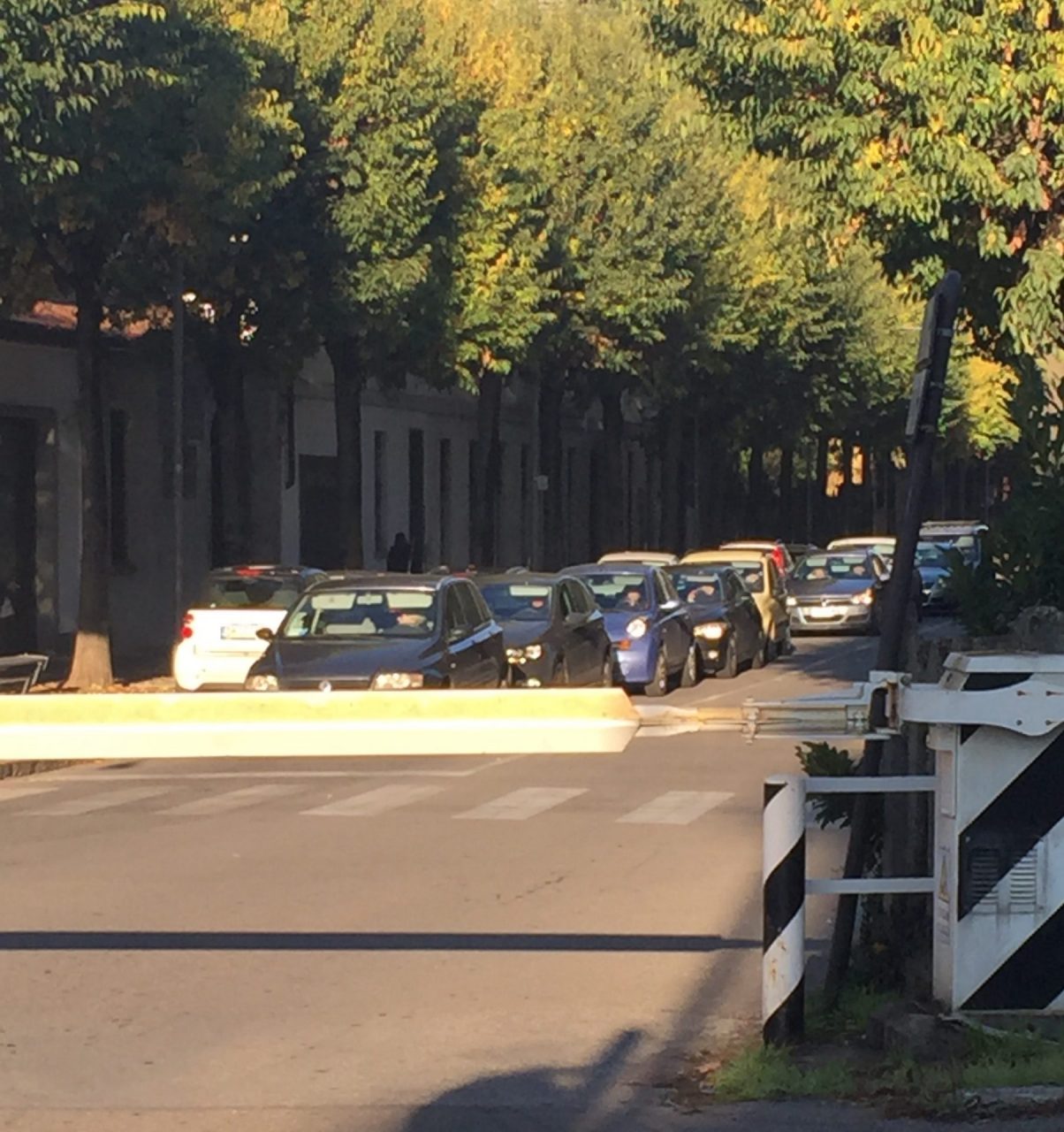 Passaggio a livello Mariano: “Serve allungare i binari”