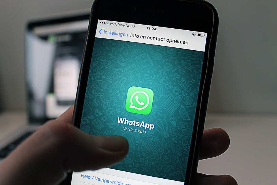 “Per la Quaresima fate digiuno di Whatsapp”