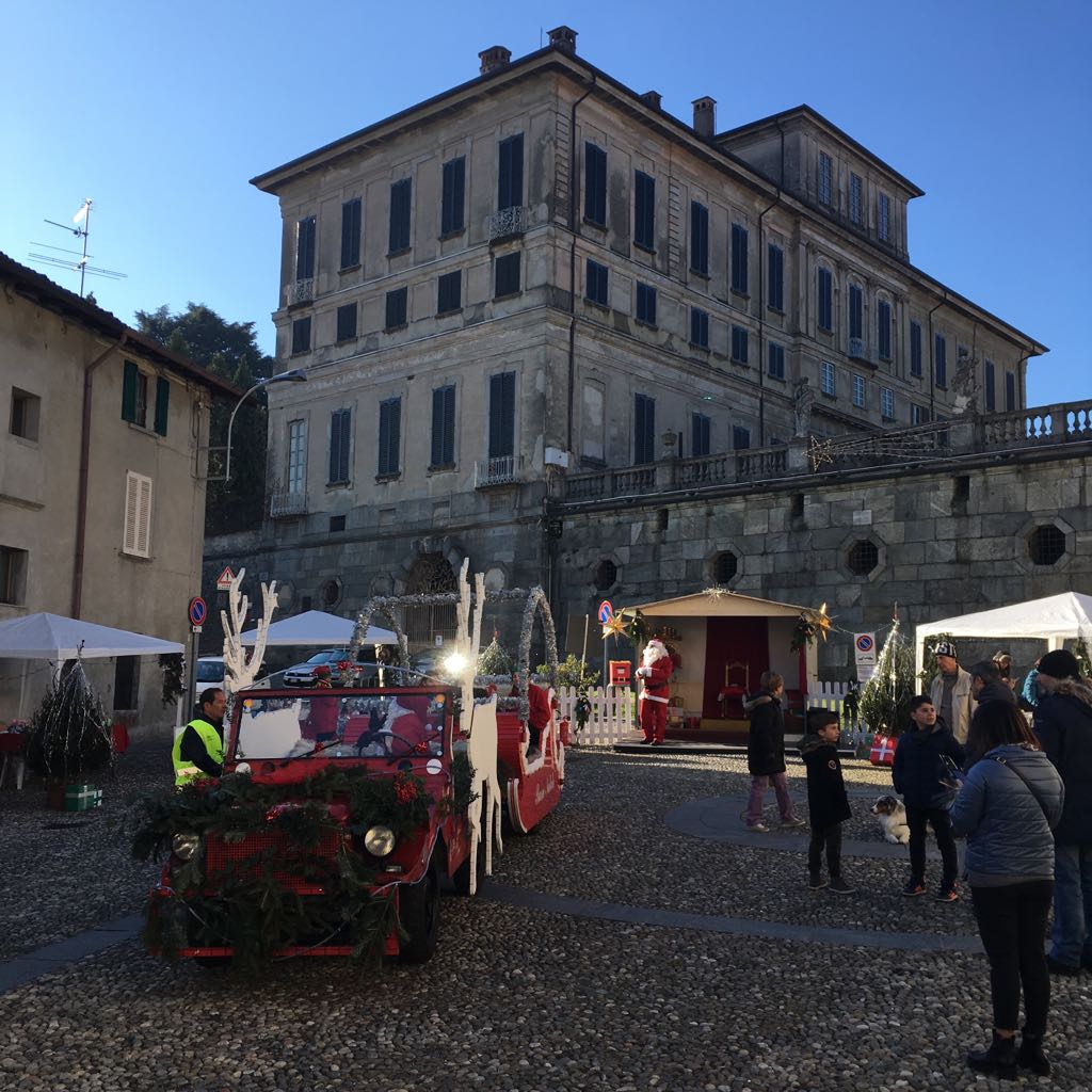 Cremnago Natale trasforma il borgo in Lapponia