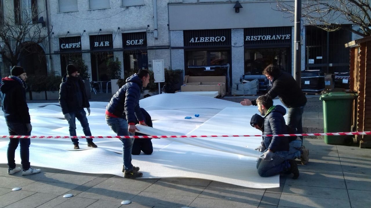 Mariano si monta la pista del ghiaccio FOTO