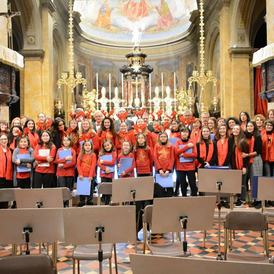 Banda e coro accendono il Natale di Turate – IL VIDEO
