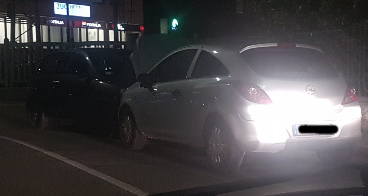 Auto in contromano, frontale a Erba