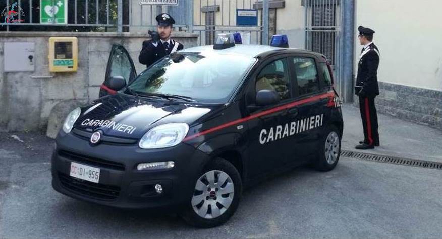 Spaccio cimitero nella notte di Natale: in manette