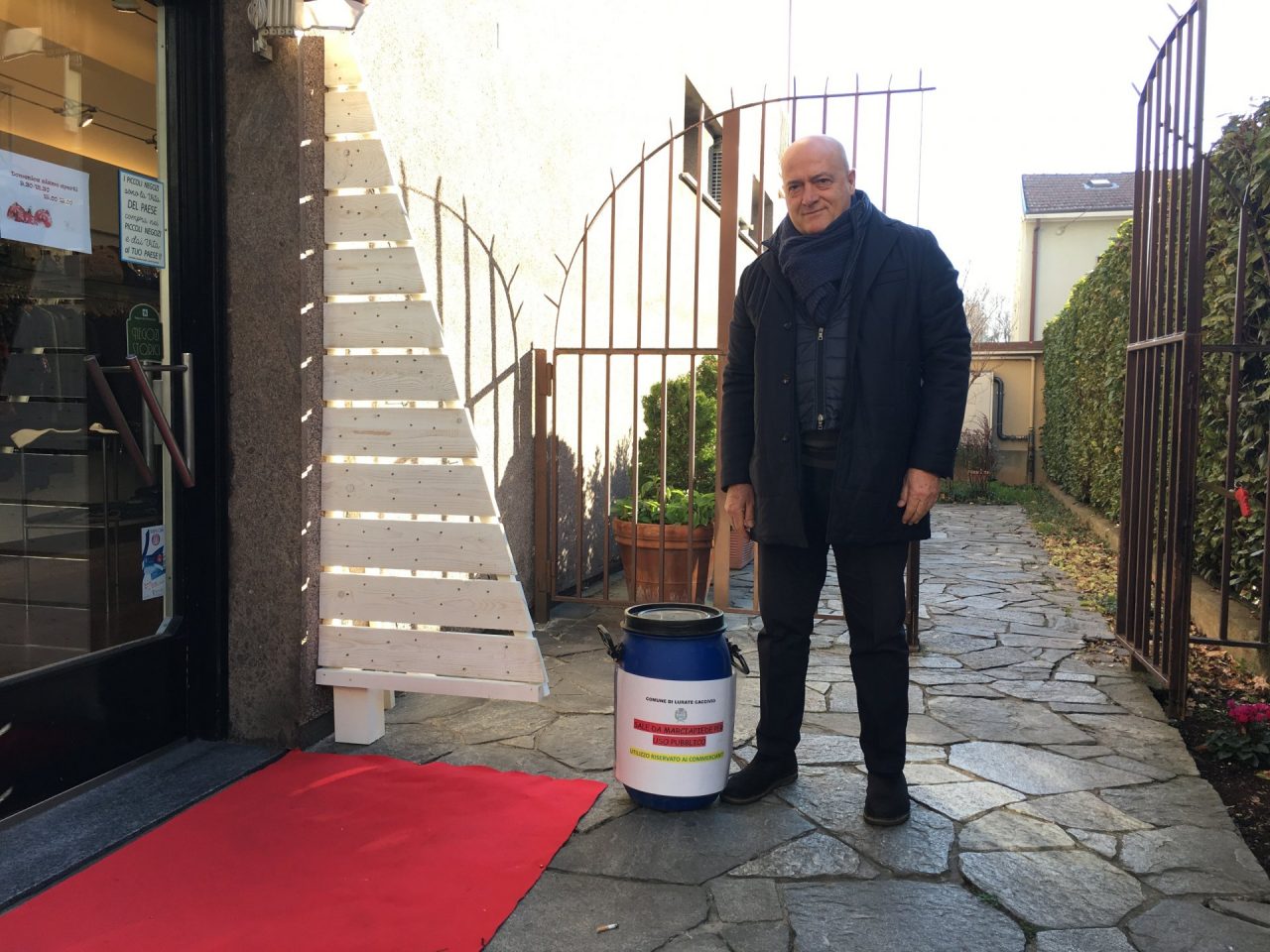 Sale gratis per non scivolare a Lurate Caccivio