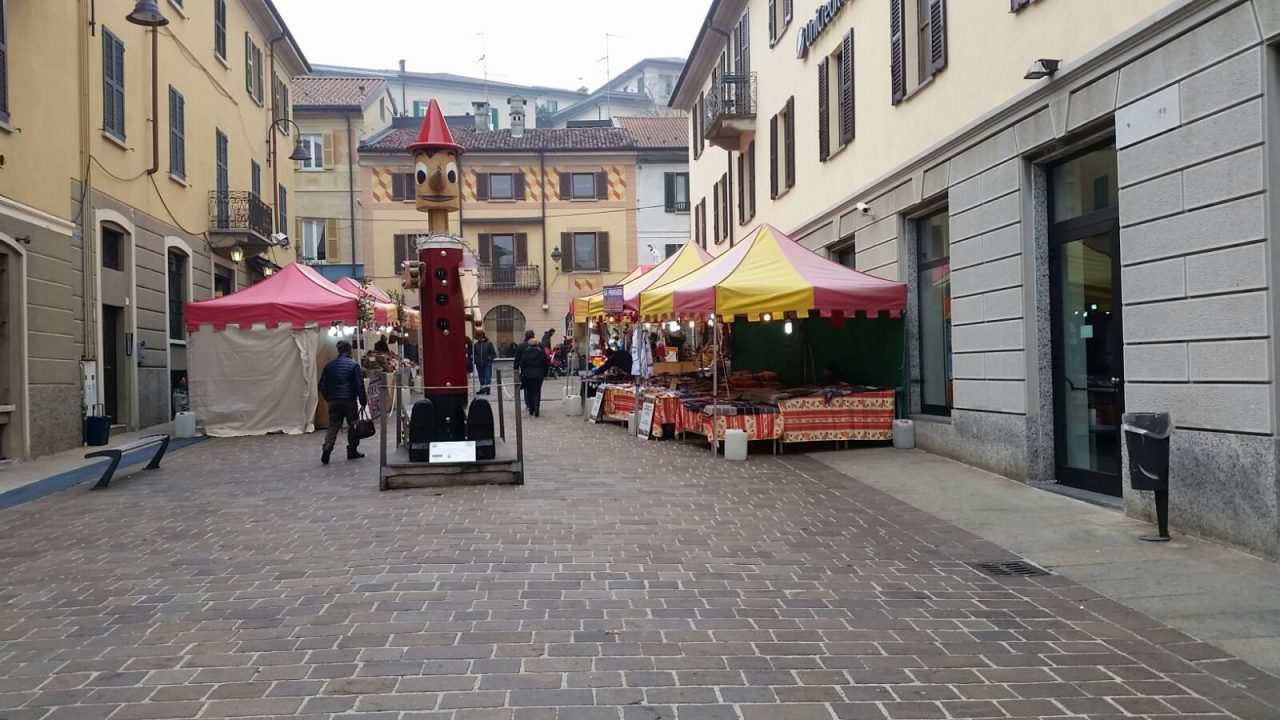 Musica fino notte inoltrata in via Matteotti a Cantù