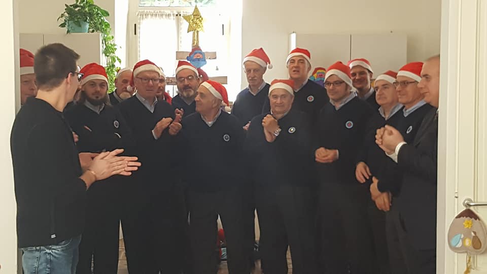 Coro La Rocca canta per gli ospiti di Agorà 97