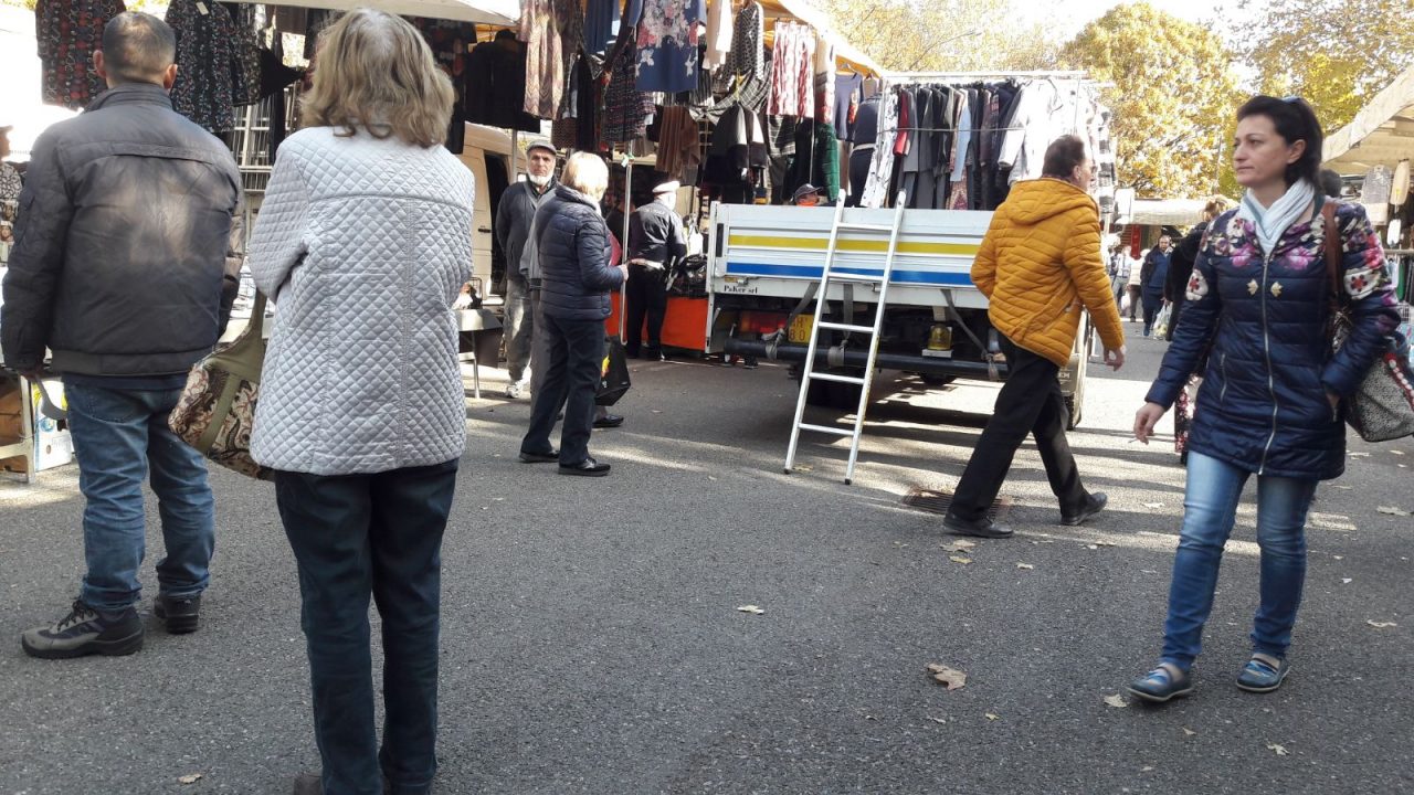 Niente mercato a Cabiate, gli ambulanti insorgono