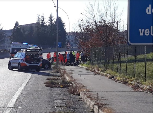 Investiti ciclisti sulla Vallassina