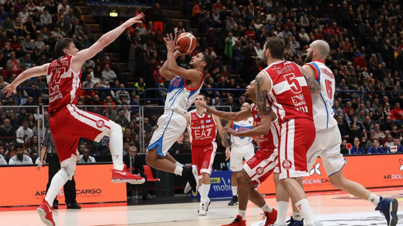 Pallacanestro Cantù il derby va a Milano