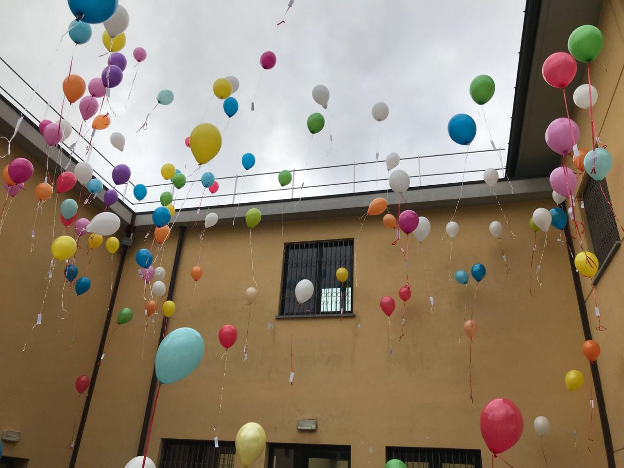 Palloncini volano per 400 chilometri