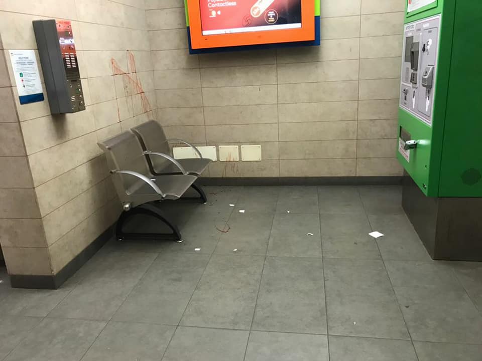 Ancora sporcizia e sangue in stazione a Cadorago FOTO