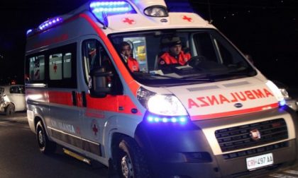 Ambulanza a Bregnano per un incidente SIRENE DI NOTTE