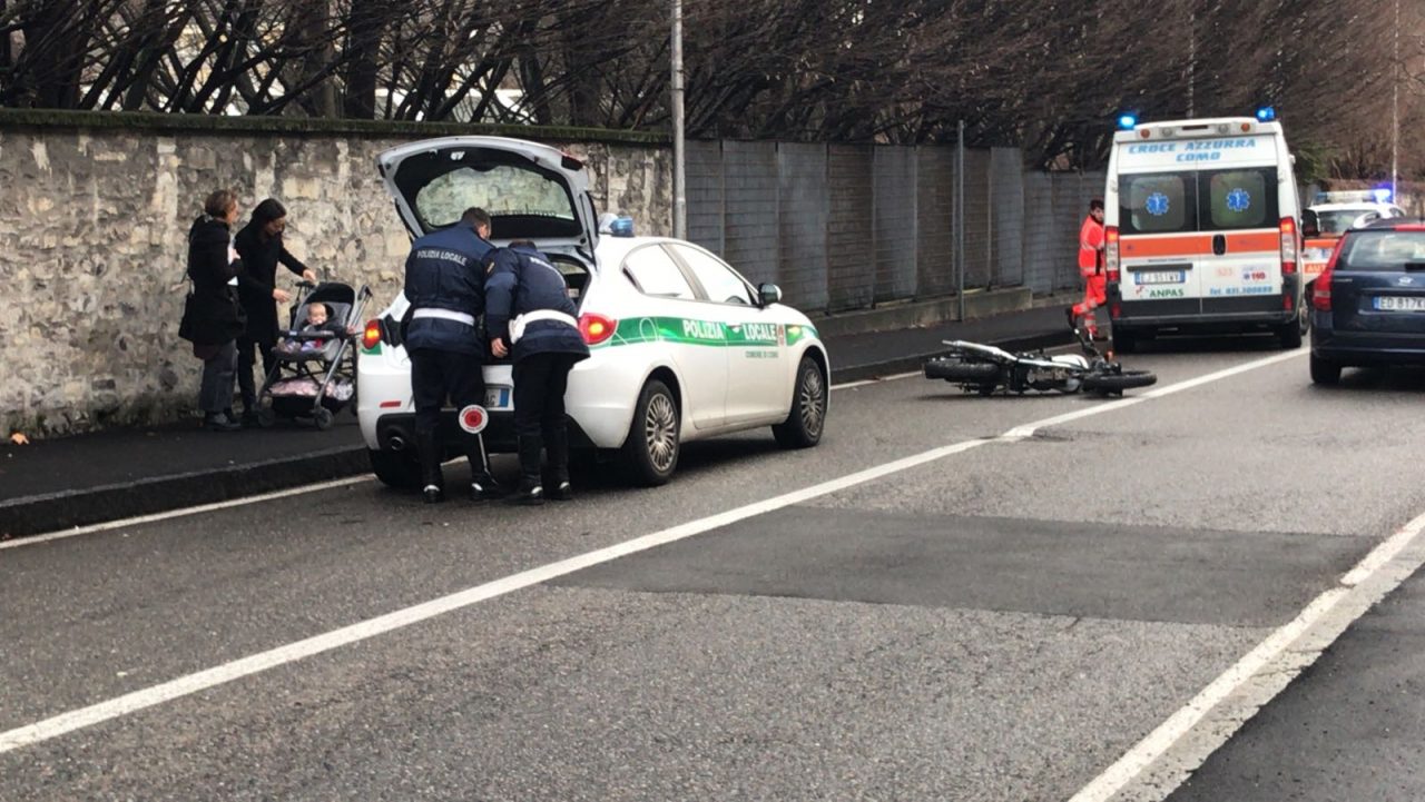 Incidente stradale auto moto VIDEO