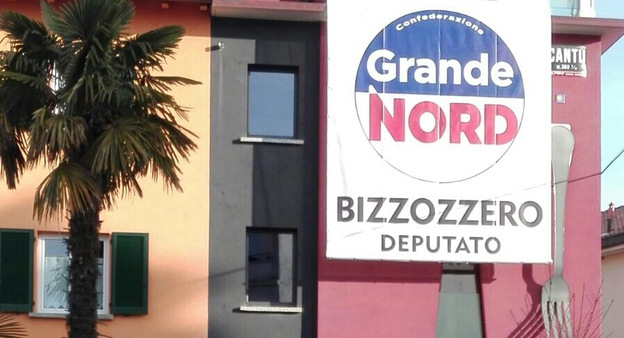 Campagna elettorale cognome sbagliato sul maxi manifesto