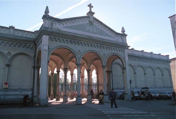 Cerimonie funebri nelle Comunità pastorali canturine: misurazione temperatura all’ingresso dei cimiteri e alla tumolazione presenti soli parenti stretti