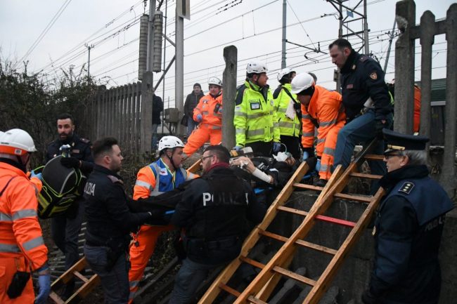 Deraglia treno 3 morti e 30 feriti FOTO e VIDEO