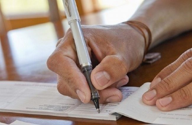 Non paga gli alimenti e finisce agli arresti domiciliari