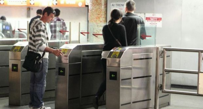 Aumento biglietto metropolitana M5s sulle barricate
