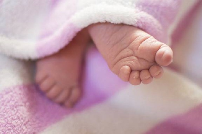 È una bimba la prima nata comasca del 2018