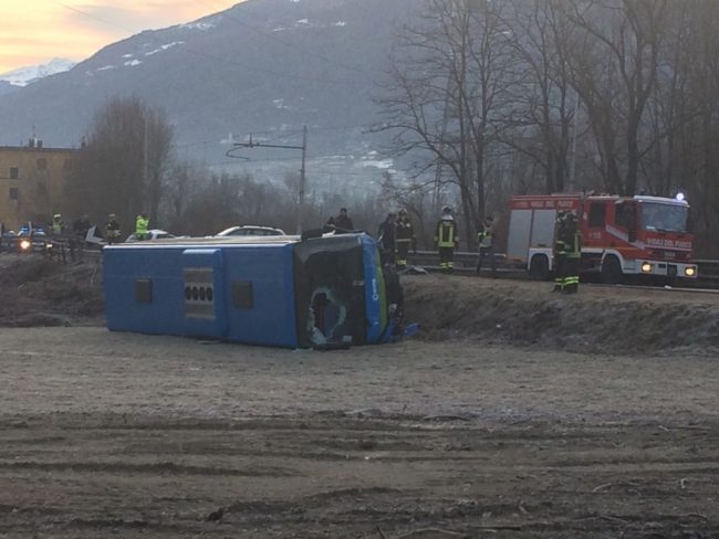 Schianto auto pullman, un morto nell’incidente