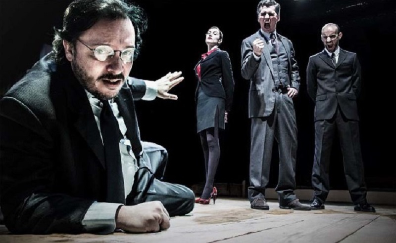Al Teatro Sociale di Como la commedia spietata “Bull”