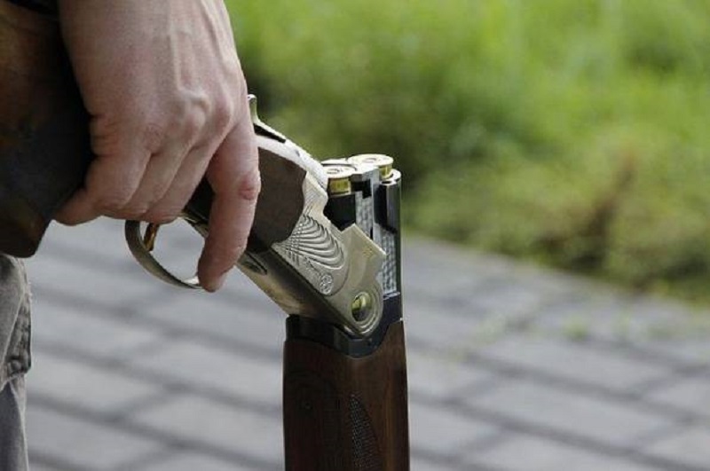 Rapinatore spara e scappa con l’incasso del ristorante