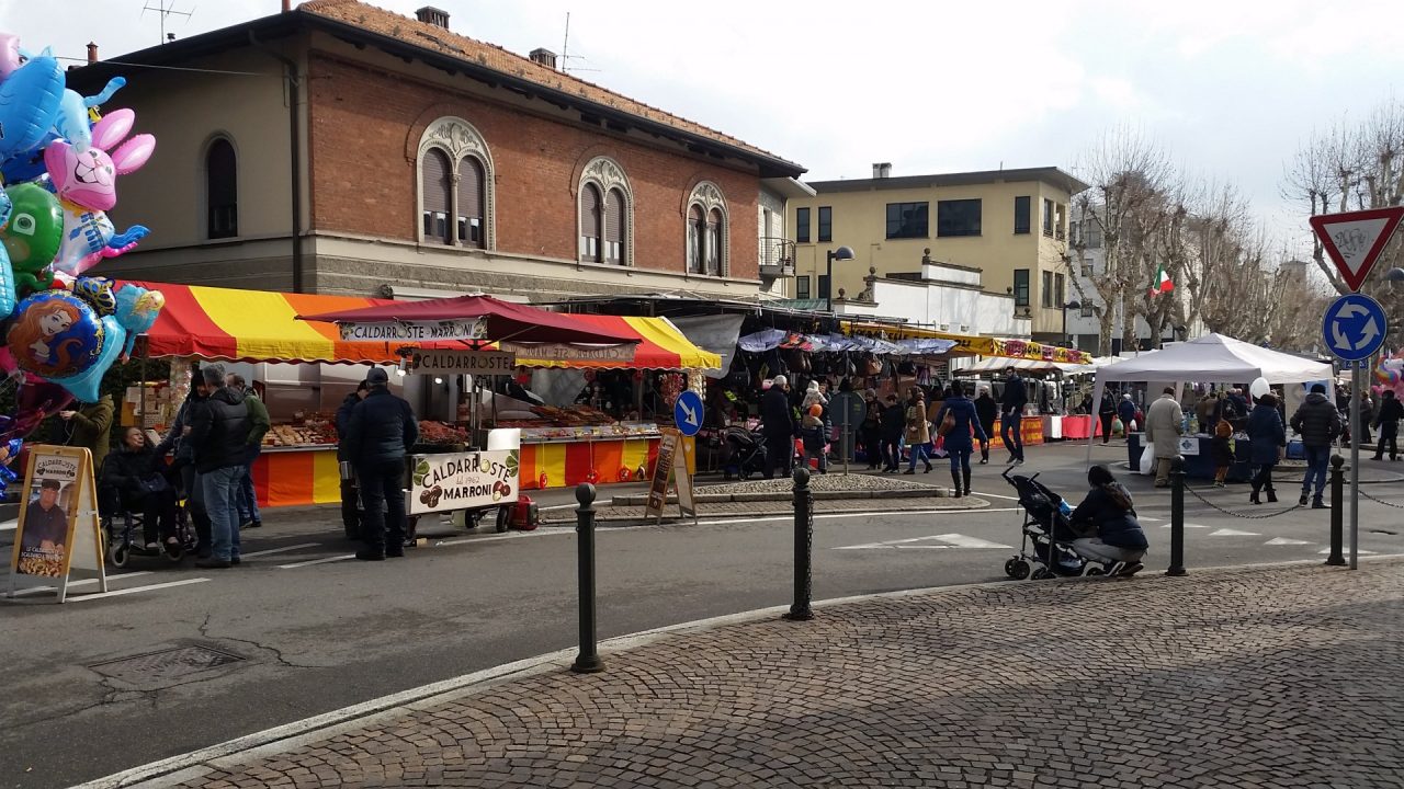 Santa Apollonia Cantù si anima la fiera FOTO