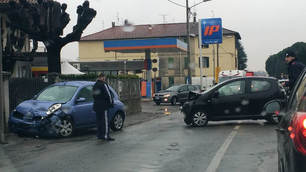 Incidente a Bulgarograsso tre persone coinvolte