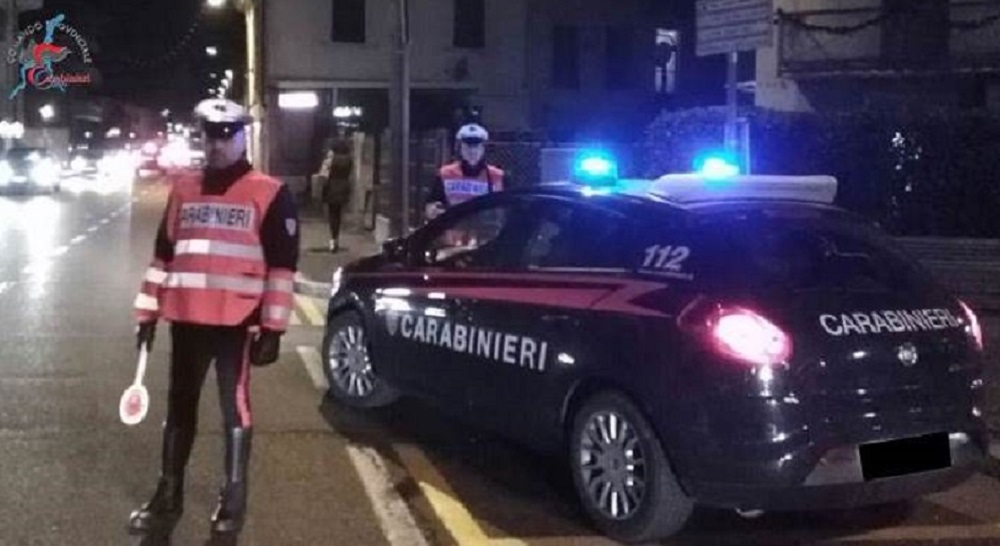 Ladro cade dal pluviale a Cantù