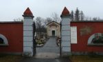 Saccheggiate le tombe del cimitero