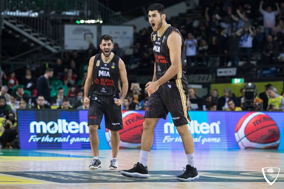 Pallacanestro Cantù prosegue la vendita della maglie della final eight