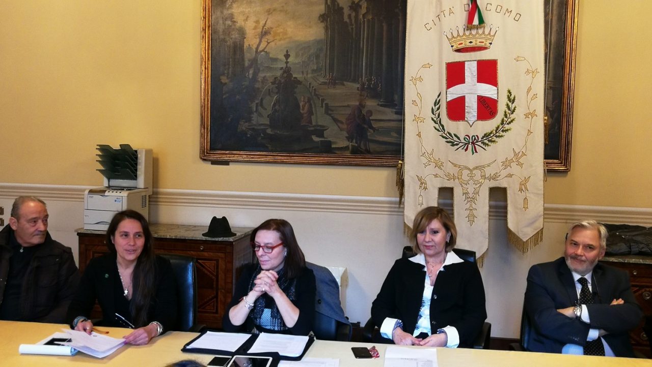 Sempre giovani in rete: gli studenti del Pessina insegnano informatica agli anziani