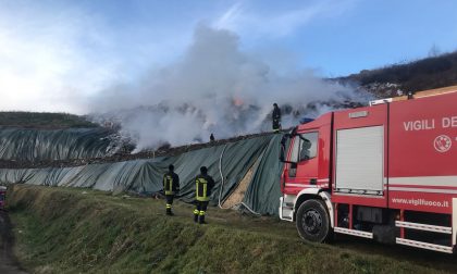 Incendio discarica Mariano la nube si abbassa sul canile