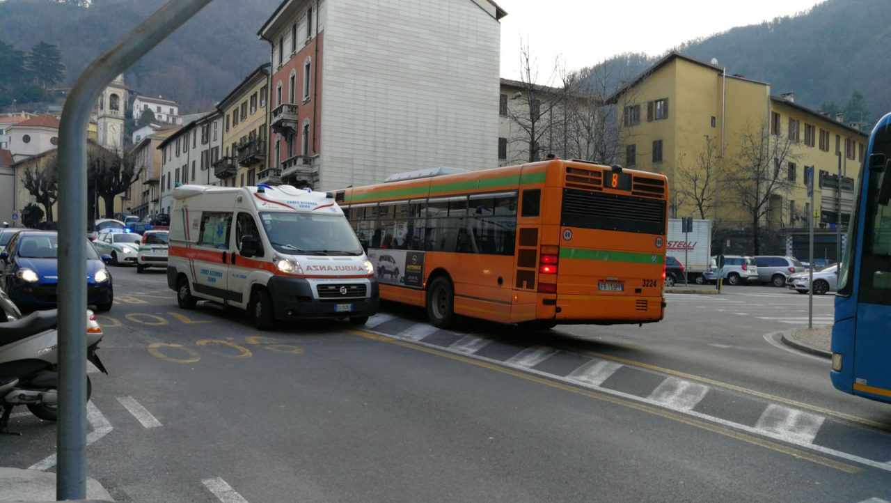 Incidente sulla Napoleona traffico in tilt FOTO