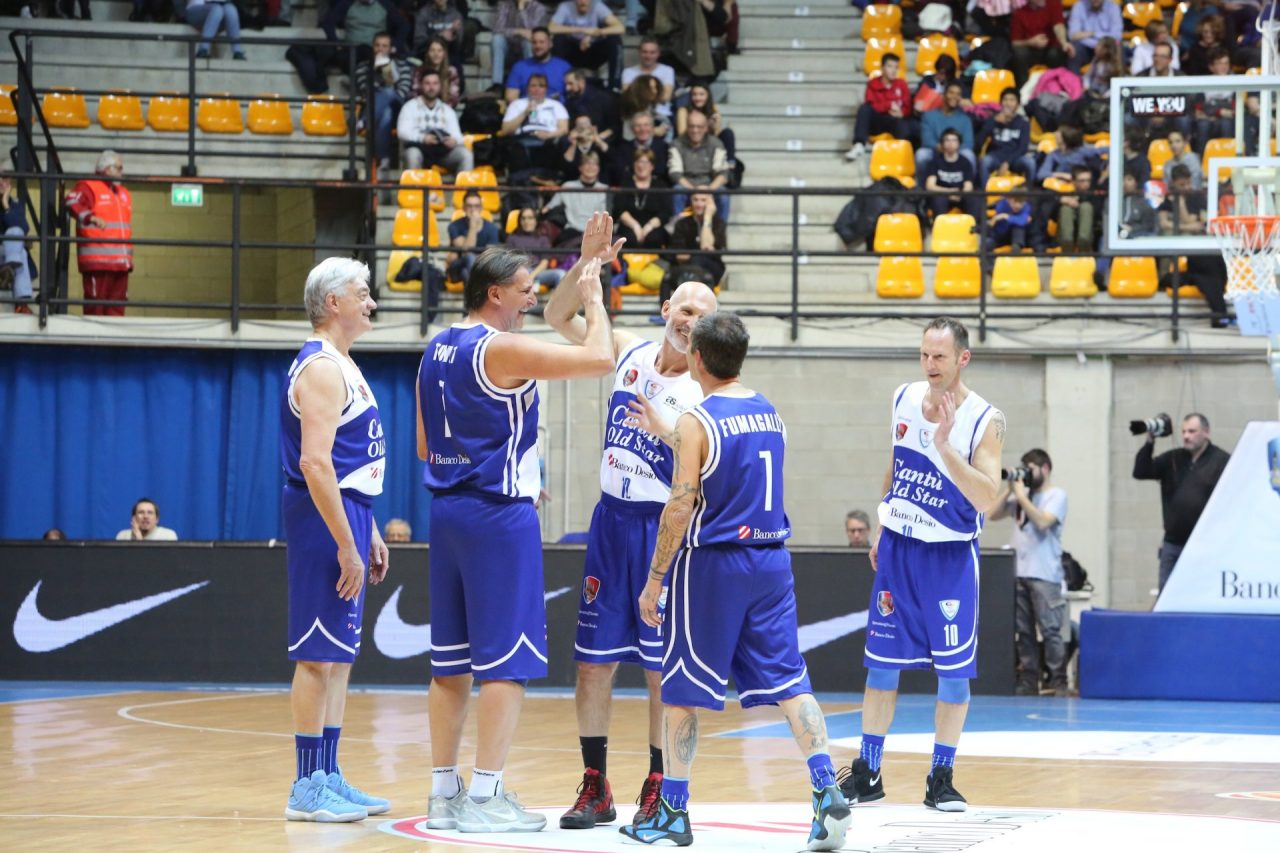 Old Star Game nel derby triangolare vince la beneficenza FOTO