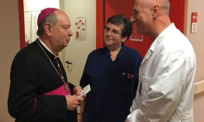 Il Vescovo Cantoni in visita all'ospedale di San Fermo