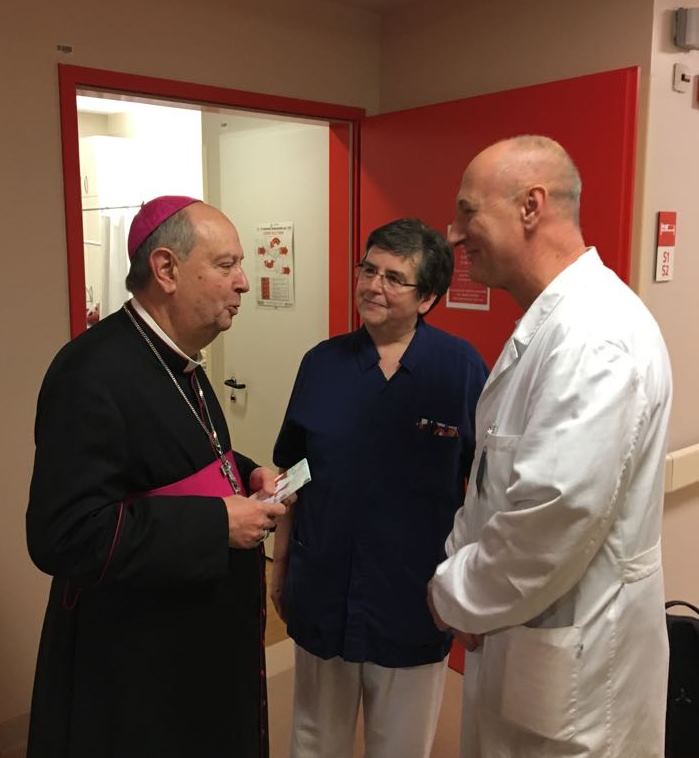 Il Vescovo Cantoni in visita all’ospedale di San Fermo