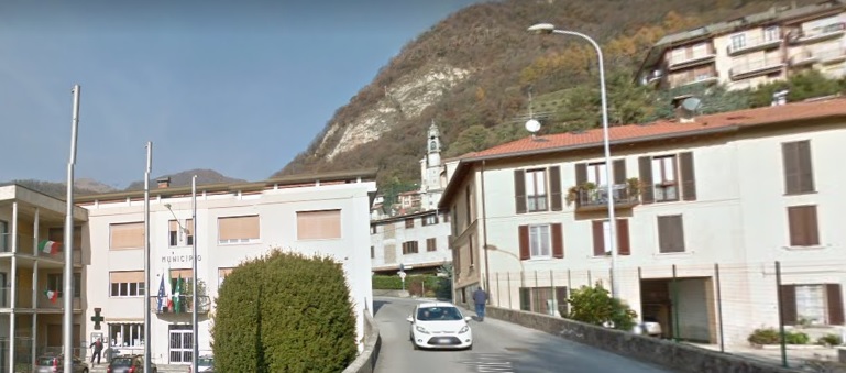 Velocità elevata: chiesto un dosso in centro a Caslino
