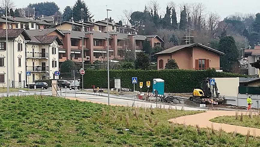 Lavori a Grandate: “Il Comune sistema i danni di Pedemontana con i nostri soldi”