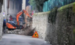 Via Garibaldi a Erba parcheggio inagibile da quattro anni