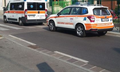 Anziano in scooter contro un'auto: è grave in ospedale