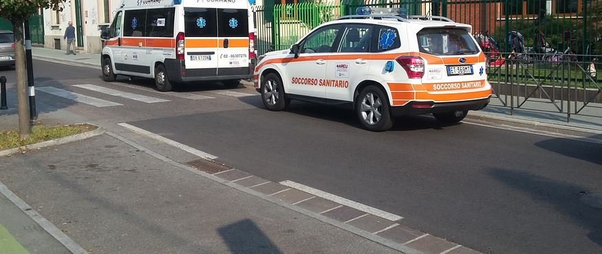 Anziano in scooter contro un’auto: è grave in ospedale