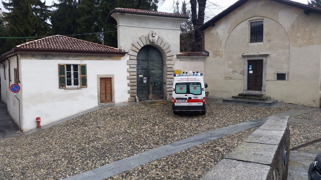 Malore a messa arrivano i soccorsi