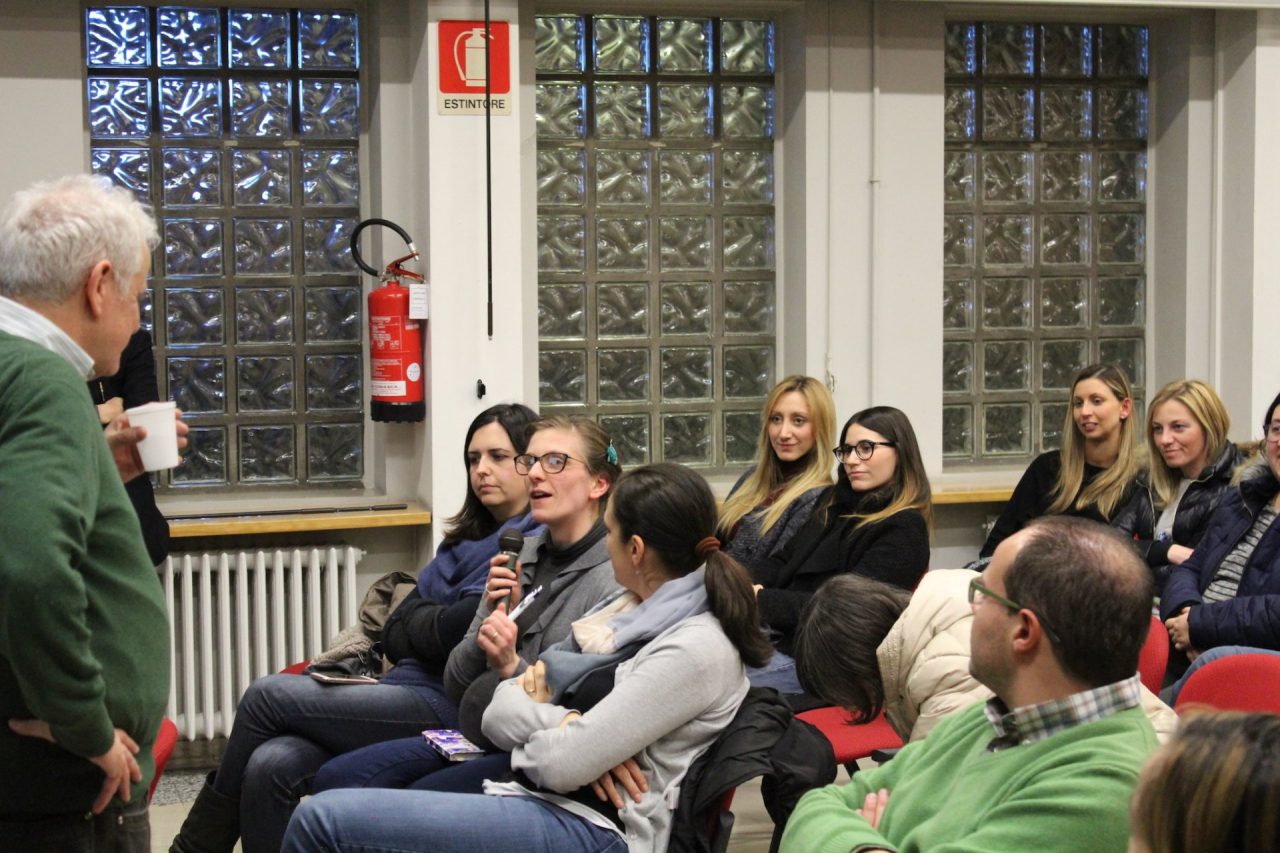 Adozioni coppie omosessuali. Lo psicologo: “Un bambino ha diritto a due genitori di sesso opposto”