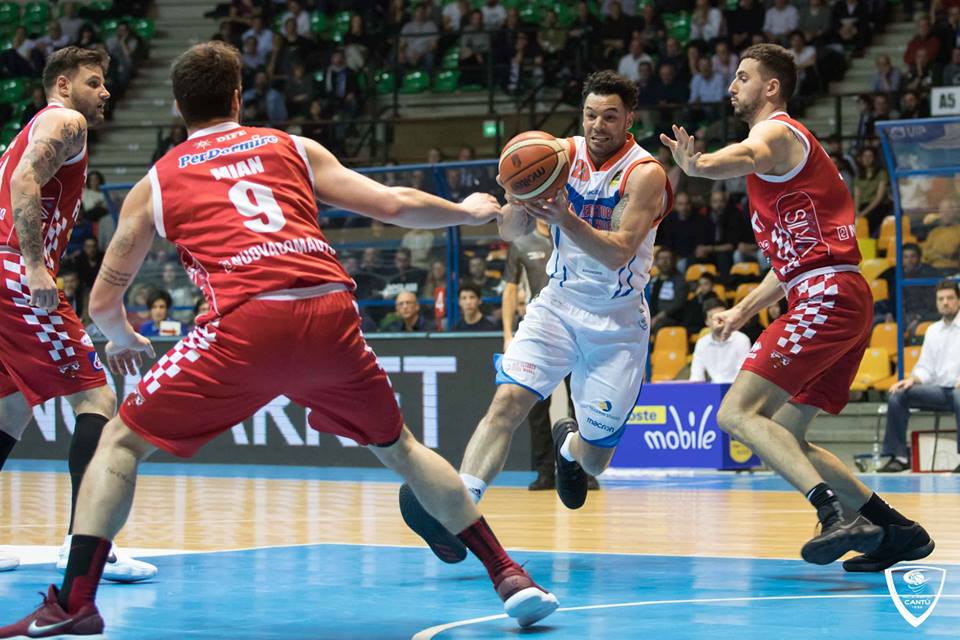Pallacanestro Cantù: Burns incontenibile contro Pistoia