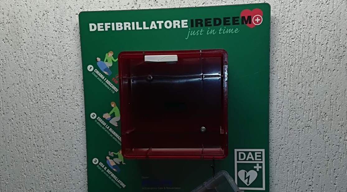 Mariano cardio-protetta un nuovo defibrillatore a scuola